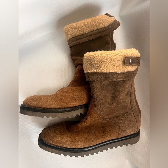 Aquatalia Perdi Weatherproof Taupe Suede lined shearling Cuff Ankle Boot 9 - Picture 15 of 15